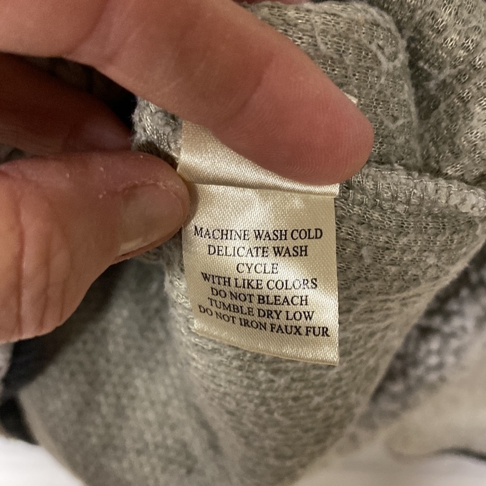 Dylan Fleece Top size Medium - Picture 6 of 6